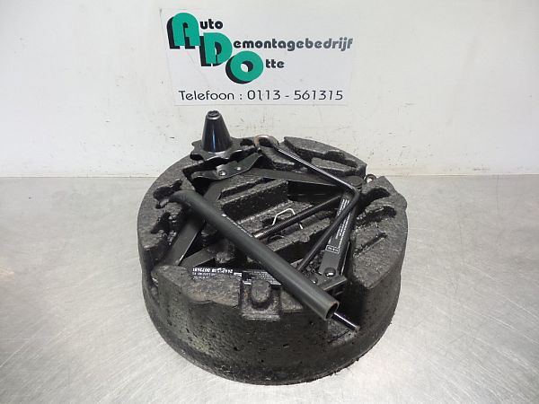 Wheel nut wrench