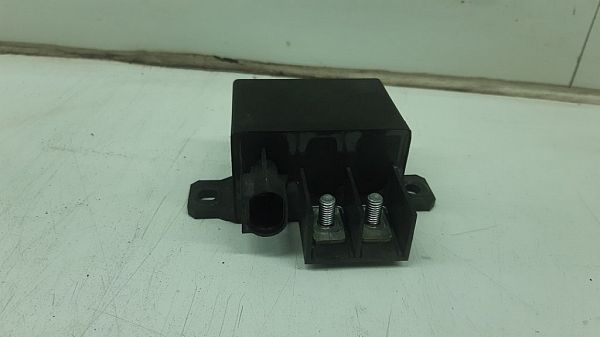 Relais batterie fusible