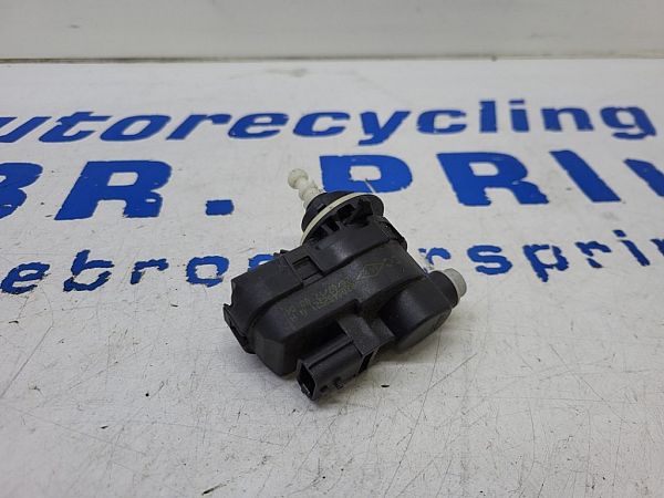 Headlight level adjustment motor