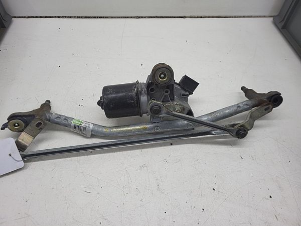 Windshield wiper linkage and motor