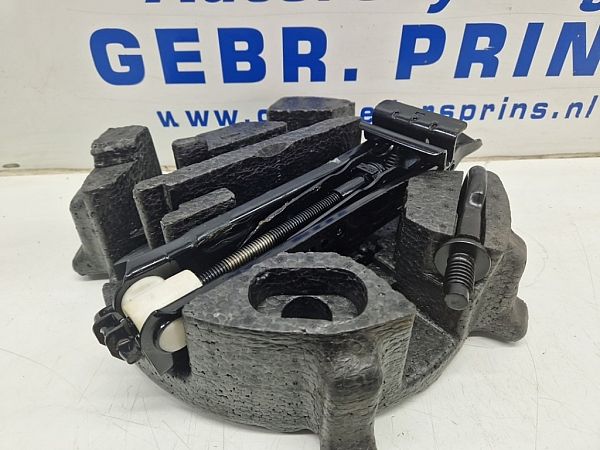 Wheel nut wrench