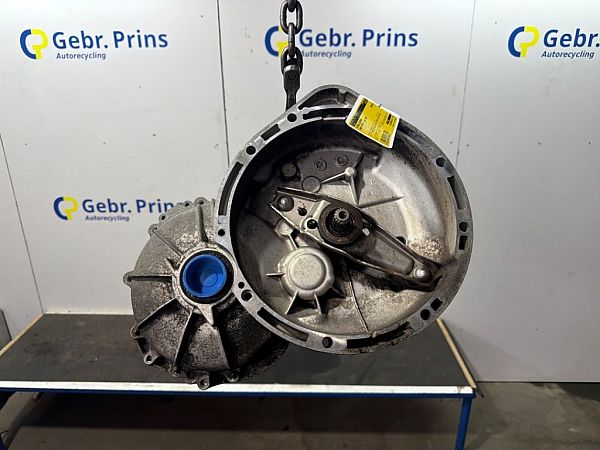 Concentric slave cylinder