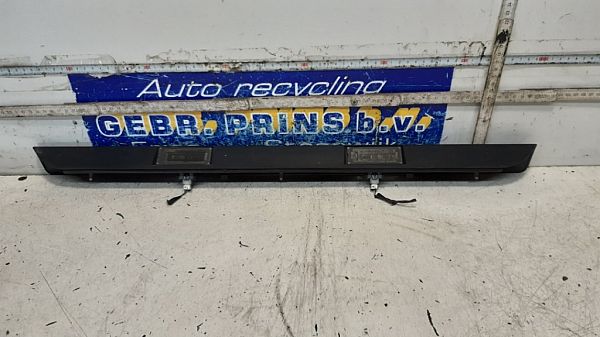 License plate light bar