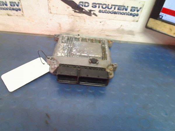 Motorsteuergerät (ECU) KIA CEE'D SW (ED)