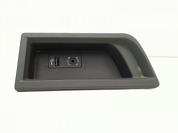 AUX in-socket connector