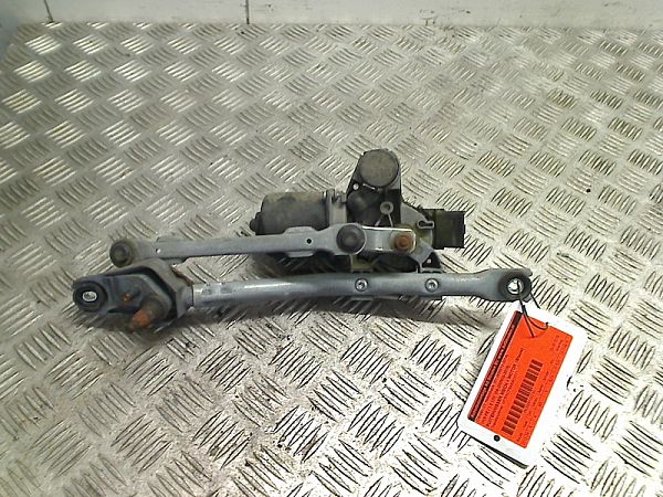 Windshield wiper linkage and motor