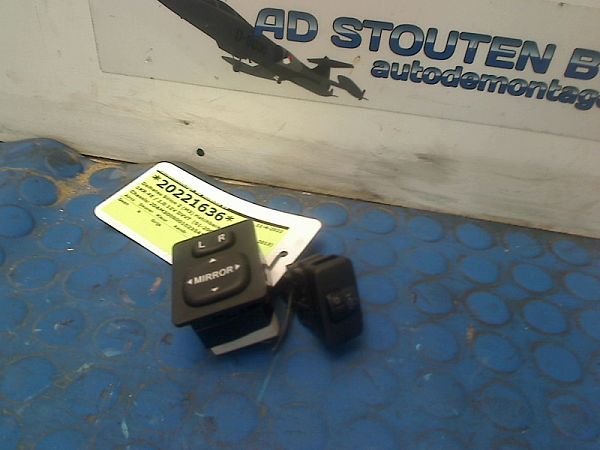 Wing mirror switch