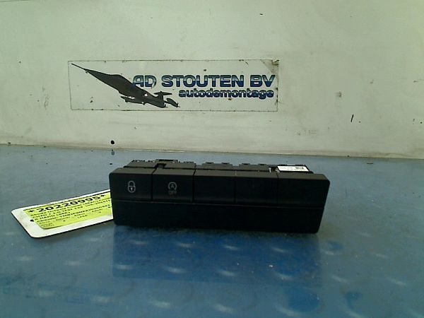 Start- und Stopkontakt SKODA OCTAVIA III Combi (5E5, 5E6)