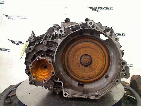 Gearbox valve body