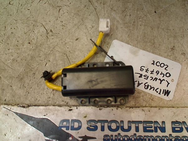 Passenger airbag on off switch