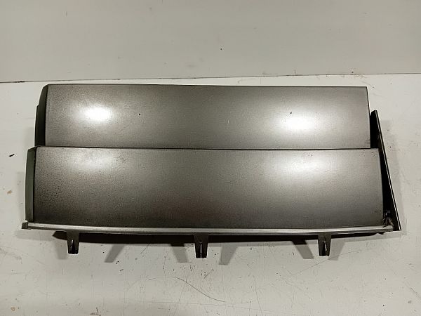 Fender grille