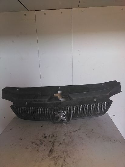Grill PEUGEOT 406 (8B)