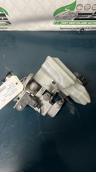 Hauptbremszylinder VW TIGUAN (AD1, AX1)
