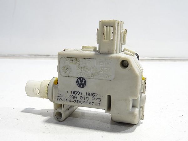 Fuel tank cap lock