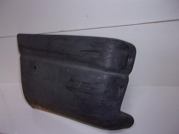 Rear bumper corner trim