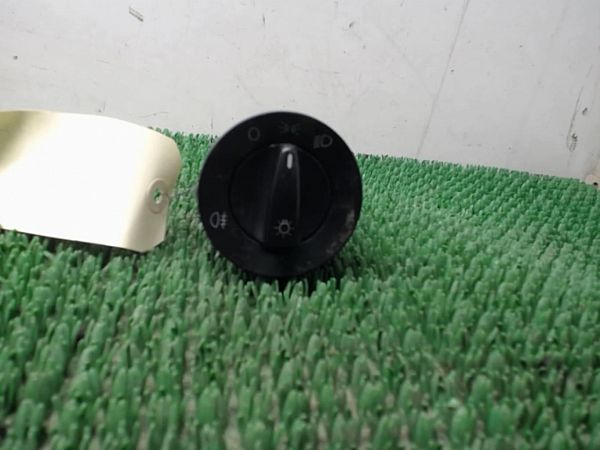 Headlight level height control switch