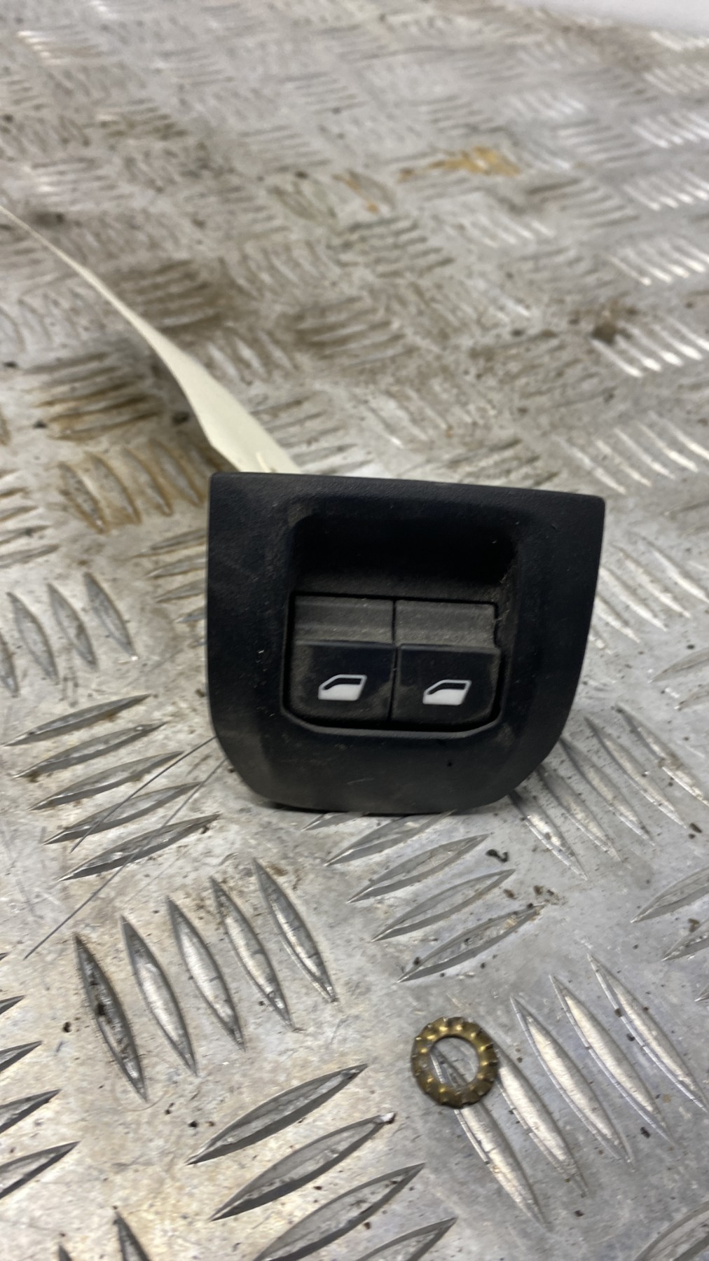 Fensterheberschalter PEUGEOT 301