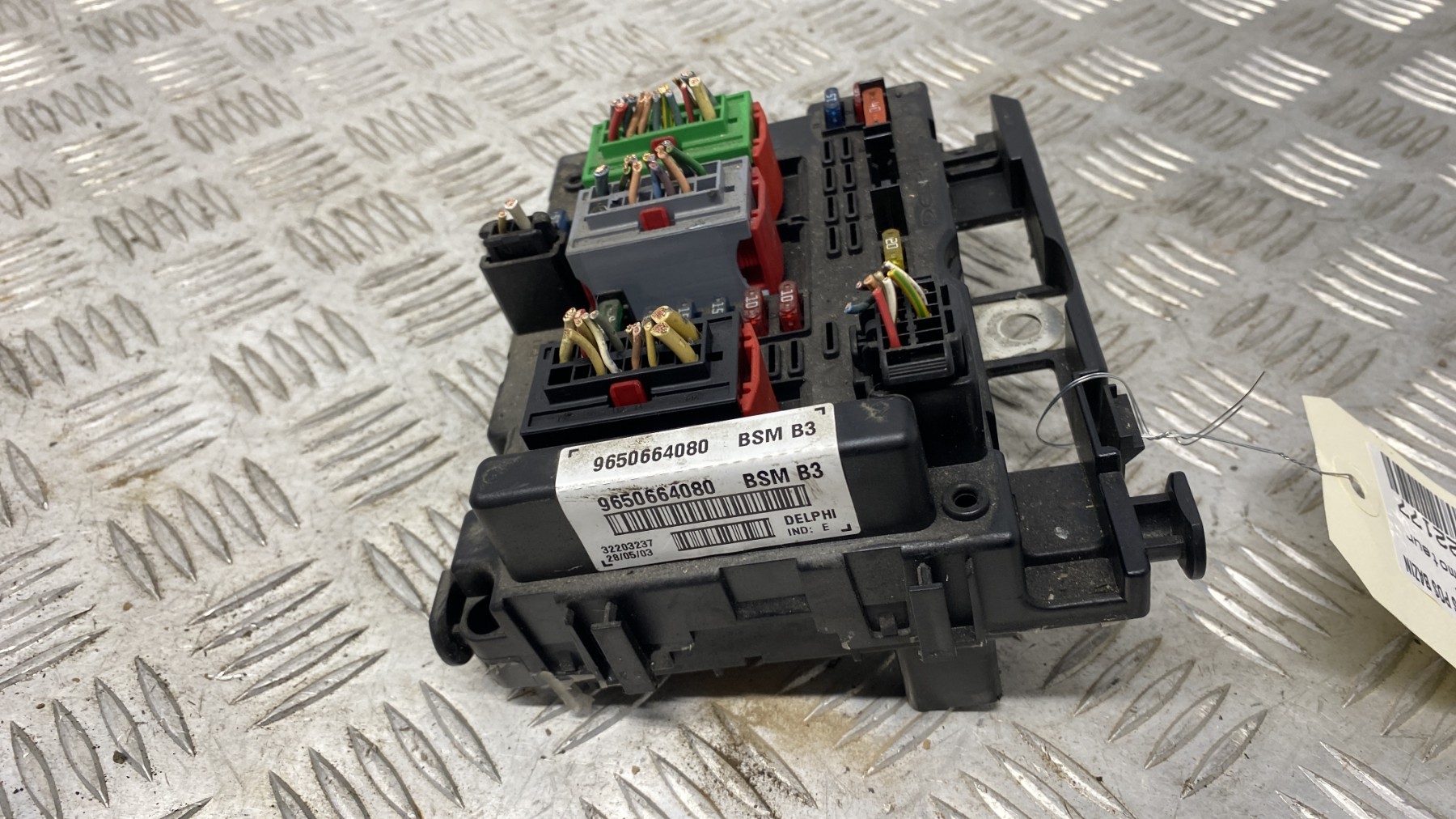 Caja de fusibl AP02 nueva, 6500.Y1,6500 Y1,6500Y1,9650664080,9650663880,9650663980,9646405280