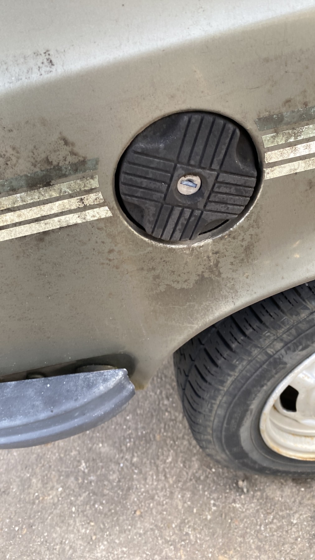 Tankklappe PEUGEOT 104