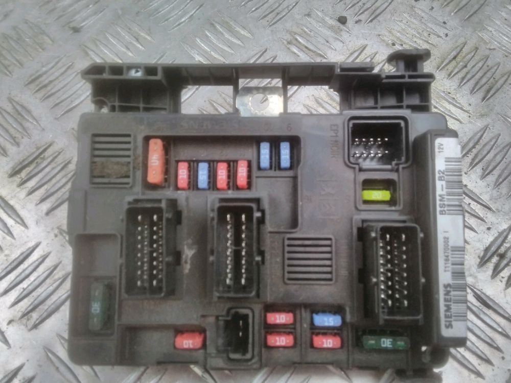 Caja de fusbles para Peugeot Partner (5) en Avtopro