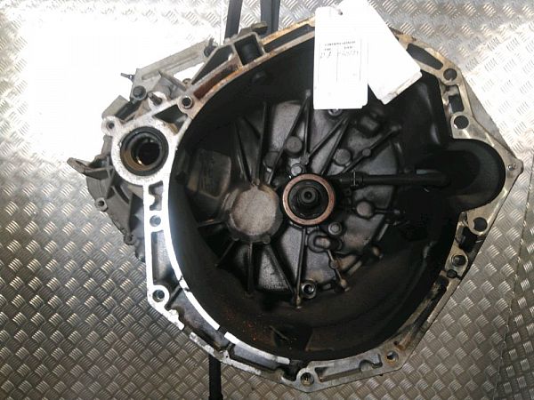 Schaltgetriebe NISSAN JUKE (F15)