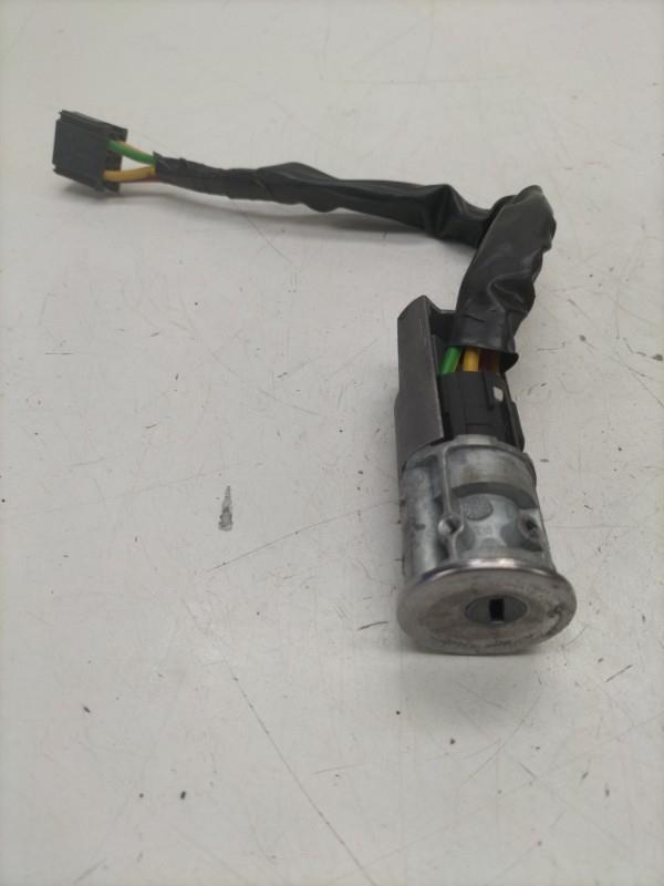 Hub lock