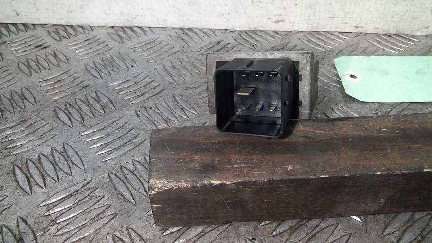 Glow plug pre-heat relay