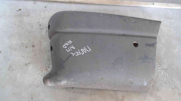 Rear bumper corner trim