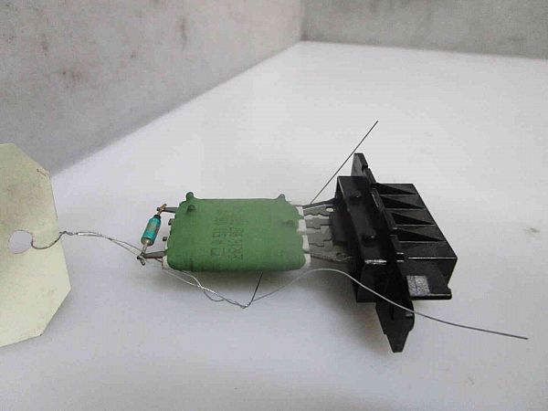 Heater blower resistor TOYOTA PROACE Van (MDX_)