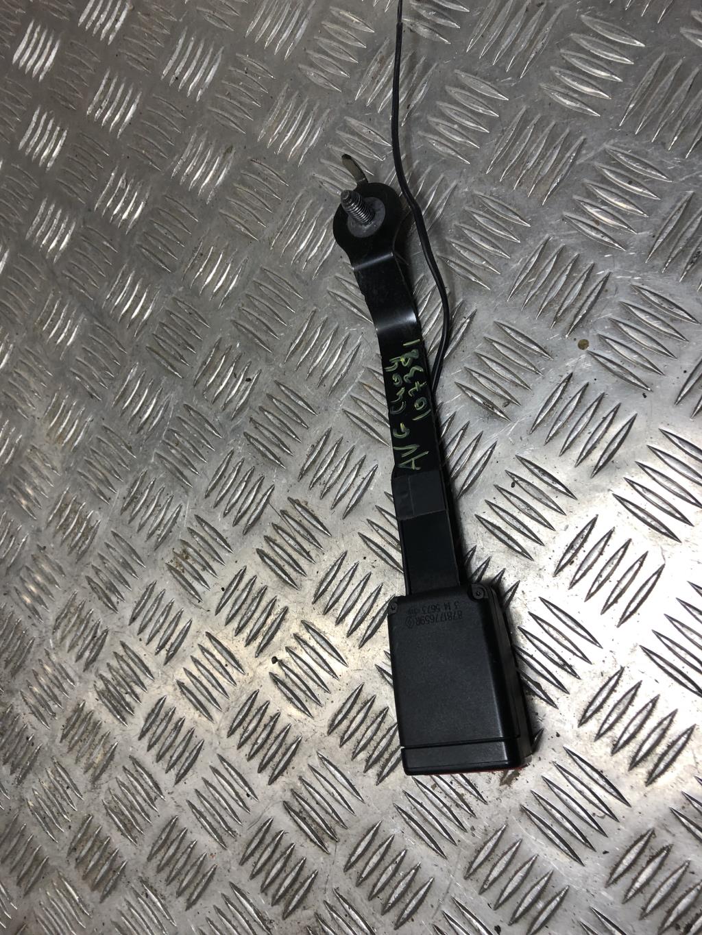 Boucle De Ceinture De Sécurité Arrière Pour Renault Clio I 5 Portes - Pièce D'Origine - Occasion