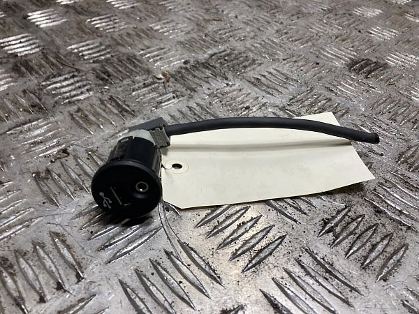 USB socket connector