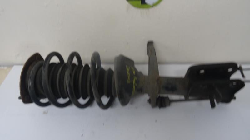 Federbein vorn LAND ROVER FREELANDER (L314)