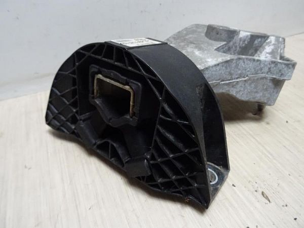 Motorhalter / Motorträger RENAULT CAPTUR I (J5_, H5_)