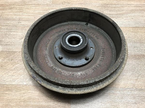 Bremstrommel PEUGEOT BIPPER (AA_)