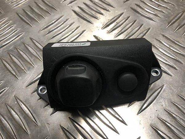 Steering wheel adjustment switch