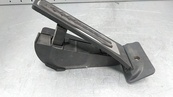 Accelerator pedal position sensor BMW 5 (G30, F90)