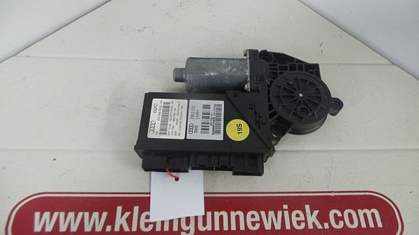 Door window regulator motor