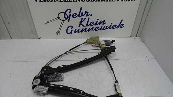 Door electric window regulator