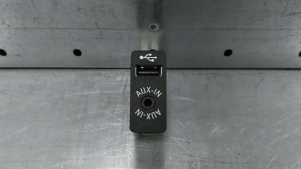 USB socket connector