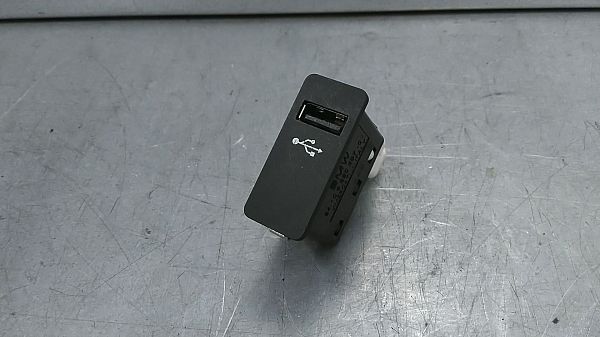 USB socket connector