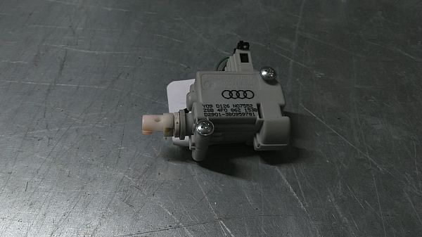 Fuel tank cap lock