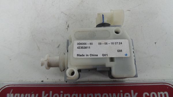 Zentralverriegelung Pumpe OPEL MOKKA / MOKKA X (J13)