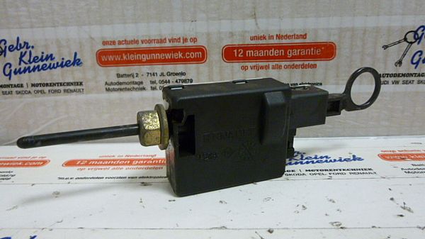 Fuel tank cap lock motor