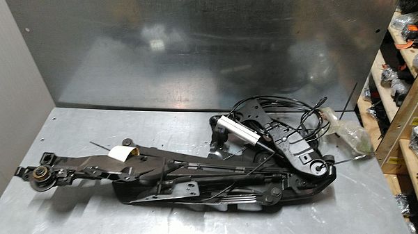 Convertible roof hinge