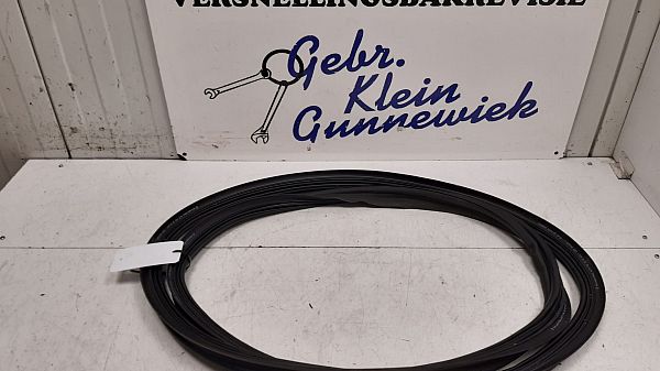 Tailgate seal rubber