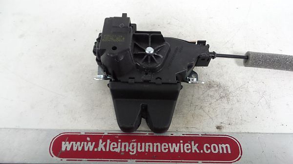 Tailgate boot lock motor