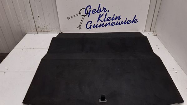 Trunk floor trim