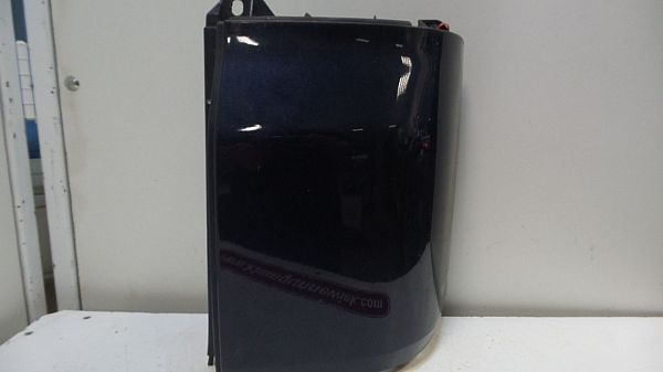 Rear bumper corner trim