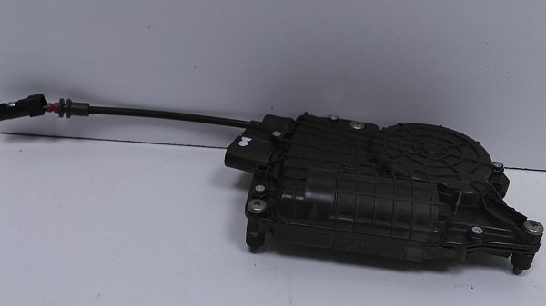 Door soft close latching motor