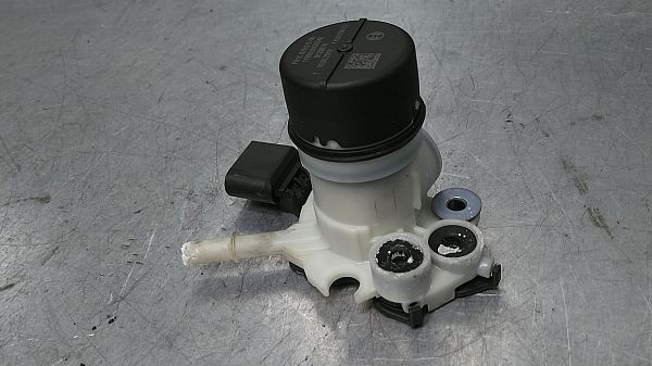 AdBlue Pumpe / Harnstoffpumpe SKODA SUPERB III Estate (3V5)